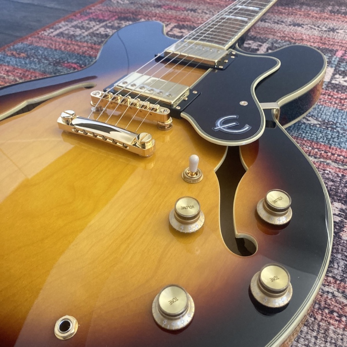Electric guitar body and controls